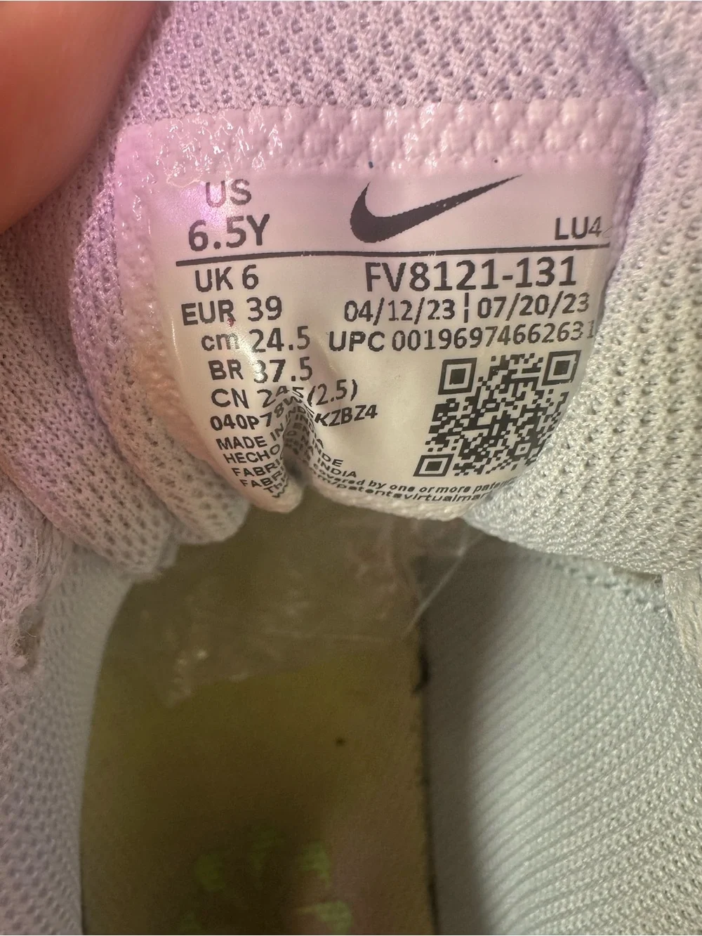 Nike Low-Top Sneaker in White with Dark Green Swoosh and Light Green Outsole